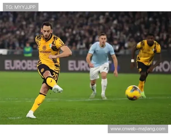 国际米兰迎战尤文图斯国家德比，巴雷拉恰尔汗奥卢回归合练